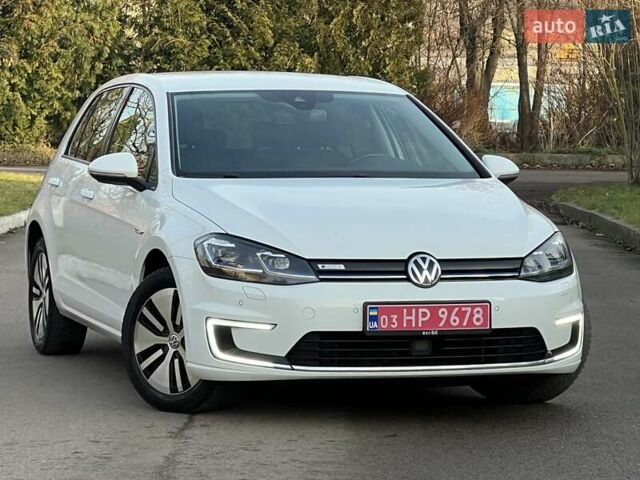 Белый Фольксваген e-Golf, объемом двигателя 0 л и пробегом 129 тыс. км за 11950 $, фото 13 на Automoto.ua