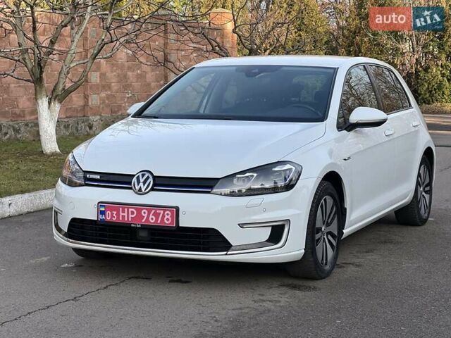 Белый Фольксваген e-Golf, объемом двигателя 0 л и пробегом 129 тыс. км за 11950 $, фото 20 на Automoto.ua