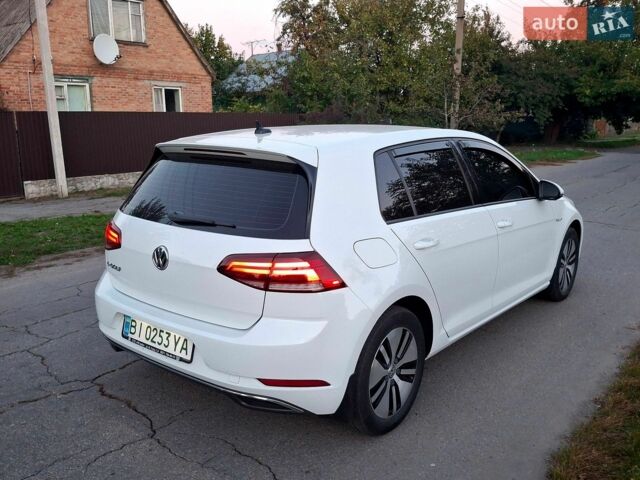 Белый Фольксваген e-Golf, объемом двигателя 0 л и пробегом 125 тыс. км за 11950 $, фото 4 на Automoto.ua