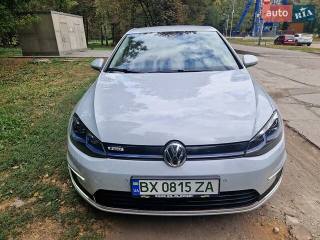 Белый Фольксваген e-Golf, объемом двигателя 0 л и пробегом 97 тыс. км за 12950 $, фото 22 на Automoto.ua