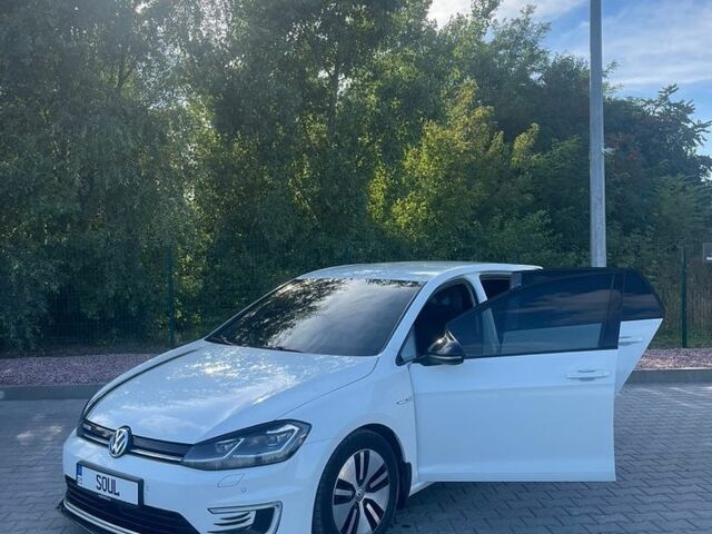 Белый Фольксваген e-Golf, объемом двигателя 0 л и пробегом 132 тыс. км за 12700 $, фото 23 на Automoto.ua