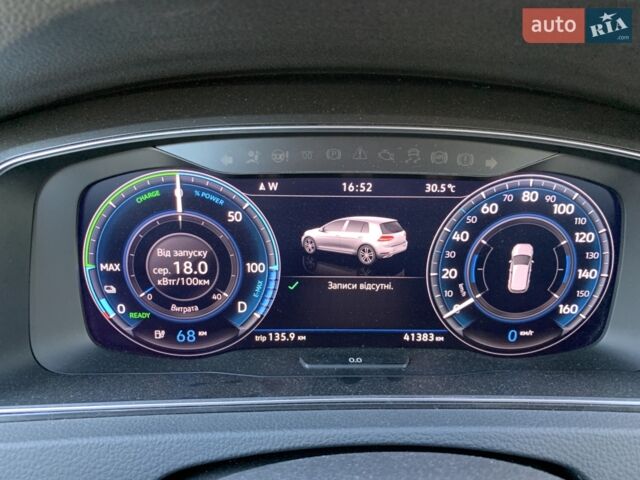Белый Фольксваген e-Golf, объемом двигателя 0 л и пробегом 115 тыс. км за 15900 $, фото 2 на Automoto.ua