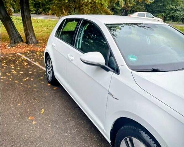 Белый Фольксваген e-Golf, объемом двигателя 0 л и пробегом 163 тыс. км за 11800 $, фото 9 на Automoto.ua