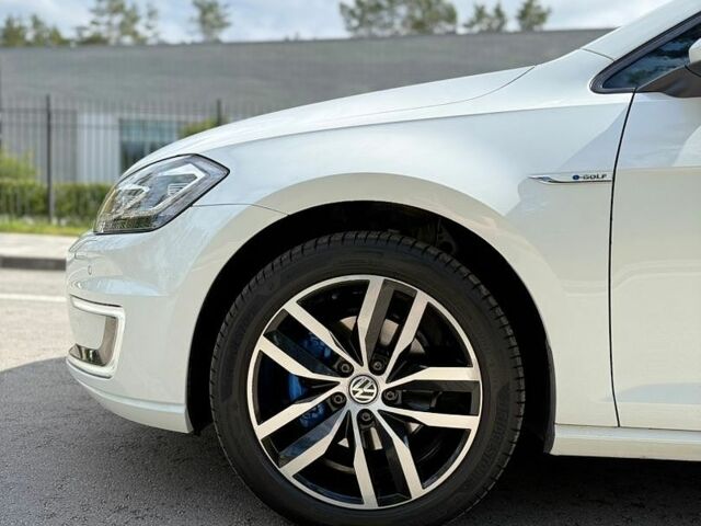 Белый Фольксваген e-Golf, объемом двигателя 0 л и пробегом 116 тыс. км за 14100 $, фото 14 на Automoto.ua