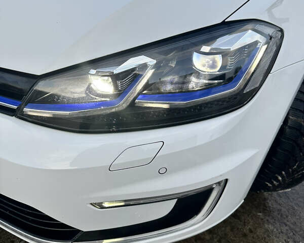 Білий Фольксваген e-Golf, об'ємом двигуна 0 л та пробігом 169 тис. км за 11900 $, фото 17 на Automoto.ua
