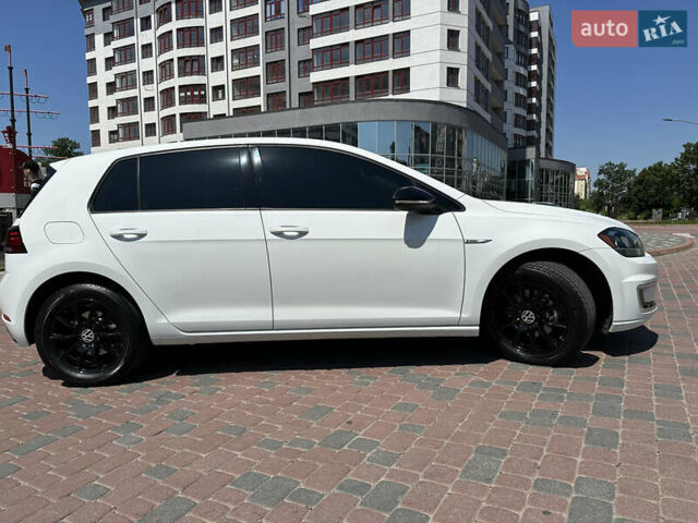 Белый Фольксваген e-Golf, объемом двигателя 0 л и пробегом 20 тыс. км за 15500 $, фото 8 на Automoto.ua