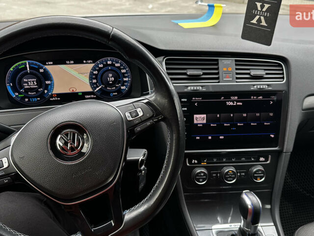 Білий Фольксваген e-Golf, об'ємом двигуна 0 л та пробігом 126 тис. км за 12900 $, фото 21 на Automoto.ua