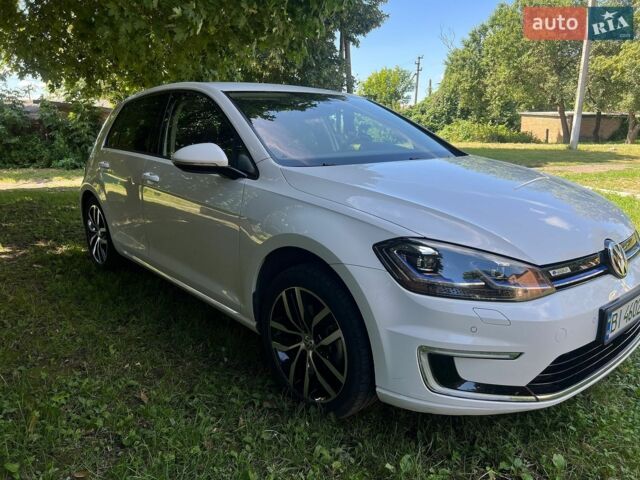 Белый Фольксваген e-Golf, объемом двигателя 0 л и пробегом 96 тыс. км за 14500 $, фото 1 на Automoto.ua