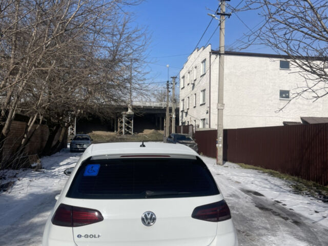 Білий Фольксваген e-Golf, об'ємом двигуна 0 л та пробігом 167 тис. км за 12500 $, фото 2 на Automoto.ua