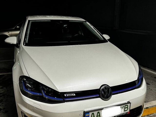 Белый Фольксваген e-Golf, объемом двигателя 0 л и пробегом 100 тыс. км за 14000 $, фото 6 на Automoto.ua