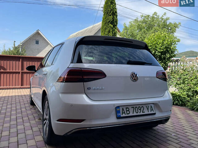 Белый Фольксваген e-Golf, объемом двигателя 0 л и пробегом 90 тыс. км за 14699 $, фото 10 на Automoto.ua