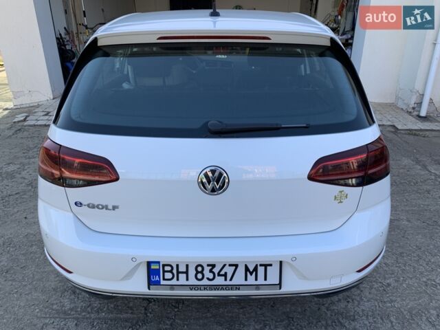 Белый Фольксваген e-Golf, объемом двигателя 0 л и пробегом 115 тыс. км за 15900 $, фото 7 на Automoto.ua