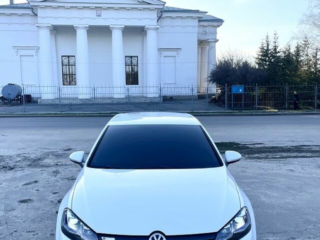 Белый Фольксваген e-Golf, объемом двигателя 0 л и пробегом 121 тыс. км за 11900 $, фото 1 на Automoto.ua