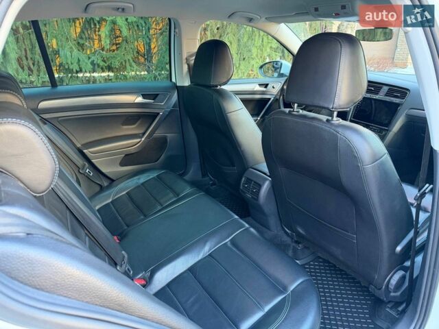 Білий Фольксваген e-Golf, об'ємом двигуна 0 л та пробігом 94 тис. км за 15100 $, фото 21 на Automoto.ua