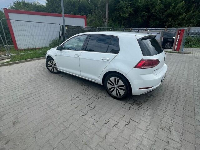 Белый Фольксваген e-Golf, объемом двигателя 0 л и пробегом 116 тыс. км за 11400 $, фото 5 на Automoto.ua