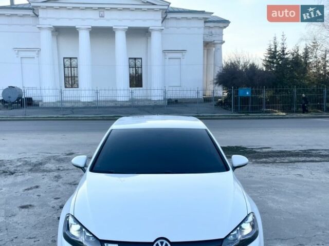 Белый Фольксваген e-Golf, объемом двигателя 0 л и пробегом 121 тыс. км за 11900 $, фото 2 на Automoto.ua