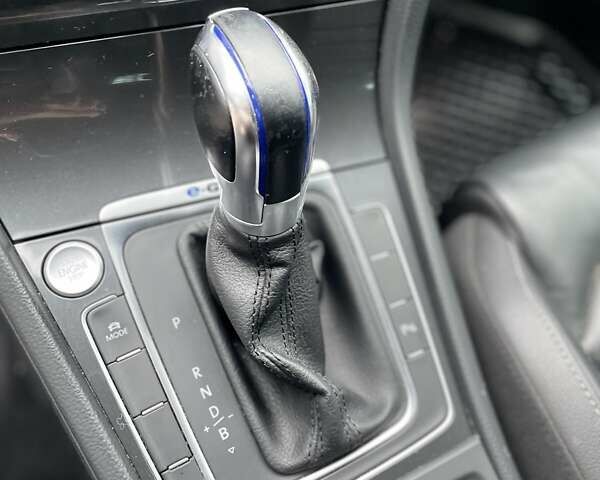 Білий Фольксваген e-Golf, об'ємом двигуна 0 л та пробігом 154 тис. км за 13200 $, фото 27 на Automoto.ua