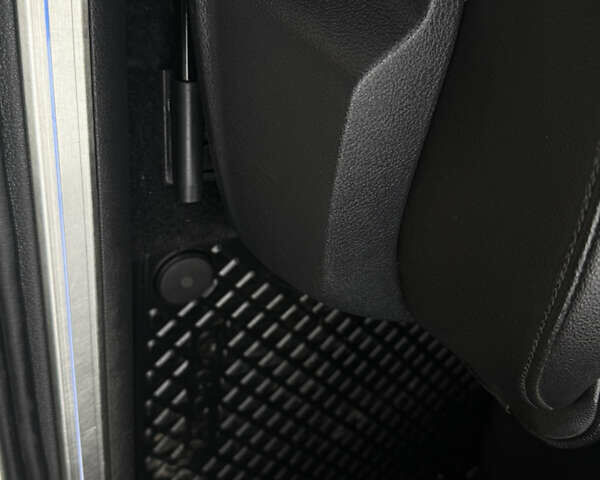 Белый Фольксваген e-Golf, объемом двигателя 0 л и пробегом 97 тыс. км за 11555 $, фото 31 на Automoto.ua