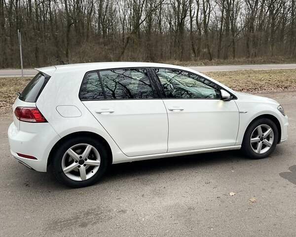 Білий Фольксваген e-Golf, об'ємом двигуна 0 л та пробігом 154 тис. км за 13200 $, фото 18 на Automoto.ua