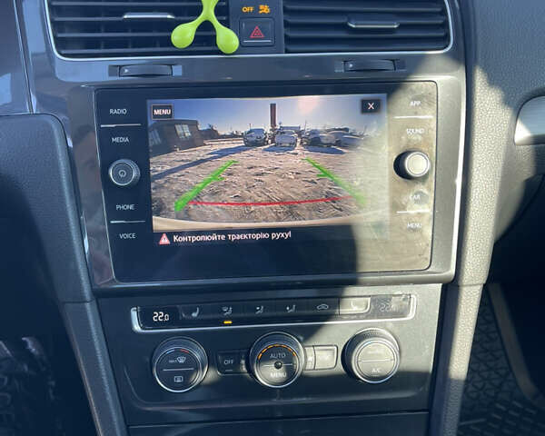 Белый Фольксваген e-Golf, объемом двигателя 0 л и пробегом 56 тыс. км за 11600 $, фото 19 на Automoto.ua