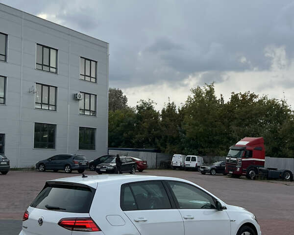 Білий Фольксваген e-Golf, об'ємом двигуна 0 л та пробігом 140 тис. км за 12500 $, фото 6 на Automoto.ua