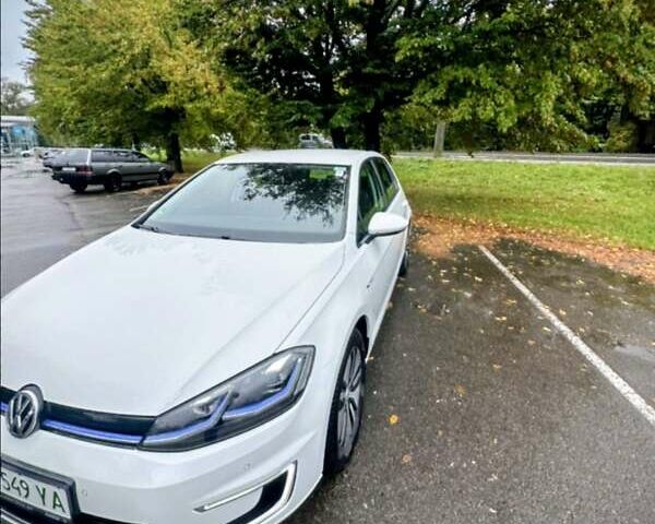 Белый Фольксваген e-Golf, объемом двигателя 0 л и пробегом 163 тыс. км за 11800 $, фото 6 на Automoto.ua