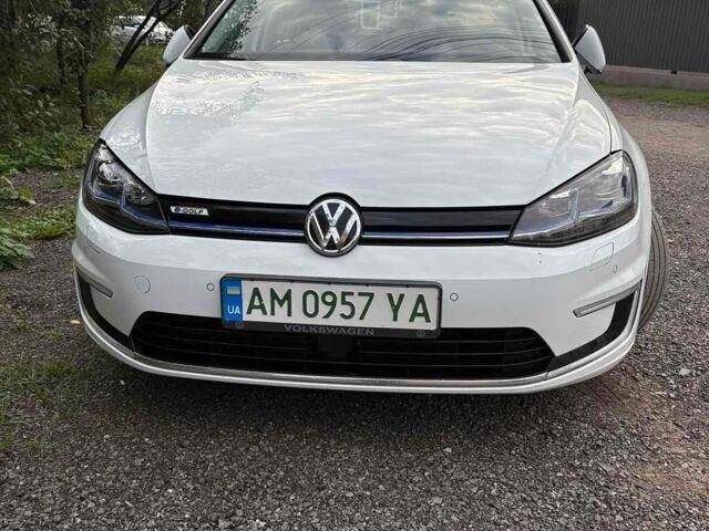 Белый Фольксваген e-Golf, объемом двигателя 0 л и пробегом 197 тыс. км за 12900 $, фото 3 на Automoto.ua