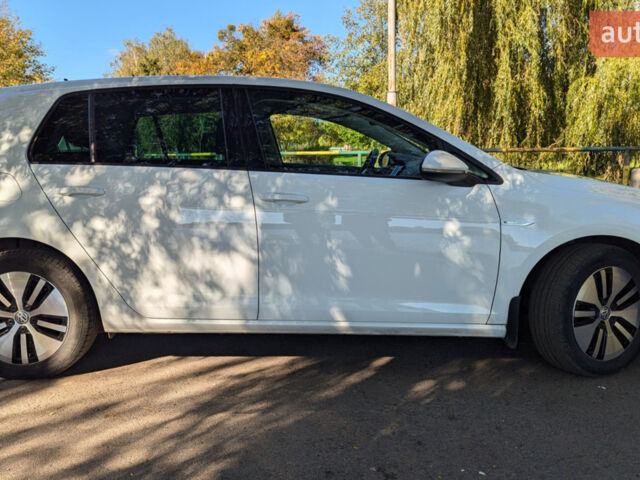 Белый Фольксваген e-Golf, объемом двигателя 0 л и пробегом 149 тыс. км за 11800 $, фото 4 на Automoto.ua