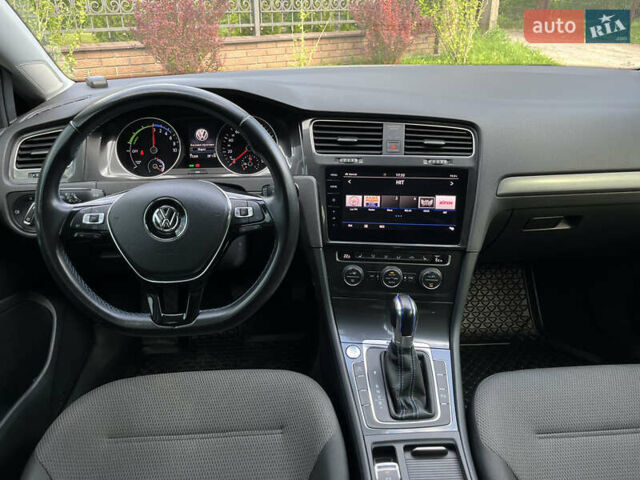 Білий Фольксваген e-Golf, об'ємом двигуна 0 л та пробігом 74 тис. км за 15200 $, фото 25 на Automoto.ua