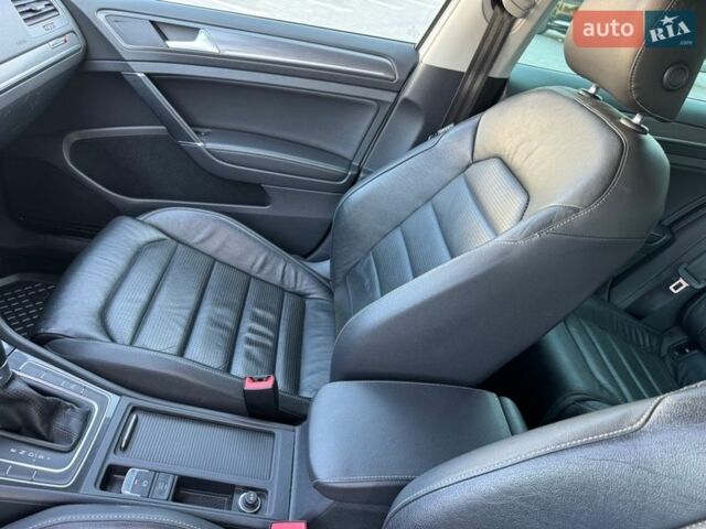 Белый Фольксваген e-Golf, объемом двигателя 0 л и пробегом 115 тыс. км за 13500 $, фото 36 на Automoto.ua