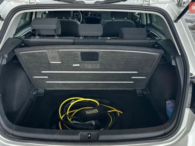 Білий Фольксваген e-Golf, об'ємом двигуна 0 л та пробігом 142 тис. км за 12300 $, фото 11 на Automoto.ua