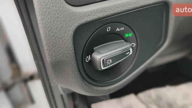 Белый Фольксваген e-Golf, объемом двигателя 0 л и пробегом 89 тыс. км за 12999 $, фото 10 на Automoto.ua