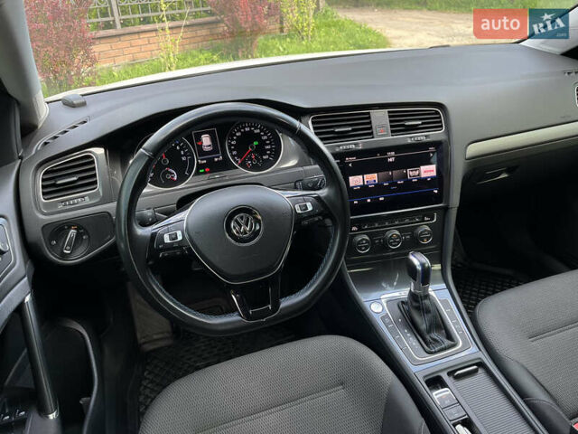 Білий Фольксваген e-Golf, об'ємом двигуна 0 л та пробігом 74 тис. км за 15200 $, фото 22 на Automoto.ua