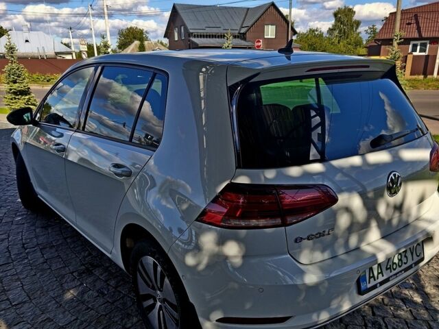 Белый Фольксваген e-Golf, объемом двигателя 0 л и пробегом 155 тыс. км за 12200 $, фото 1 на Automoto.ua