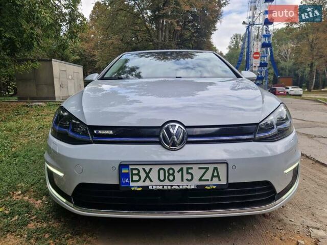 Белый Фольксваген e-Golf, объемом двигателя 0 л и пробегом 97 тыс. км за 12950 $, фото 21 на Automoto.ua
