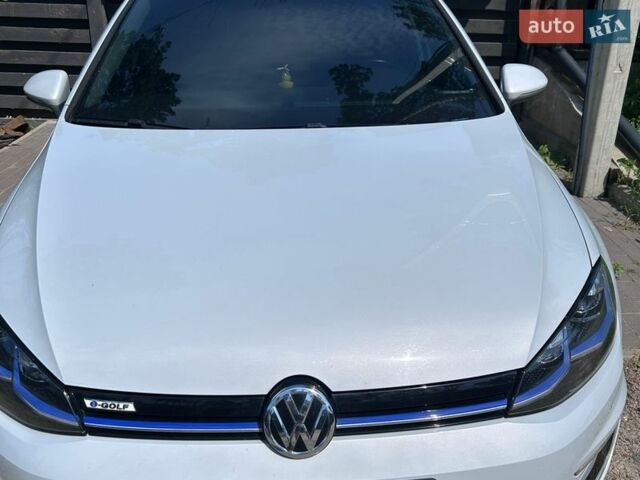 Білий Фольксваген e-Golf, об'ємом двигуна 0 л та пробігом 99 тис. км за 14500 $, фото 5 на Automoto.ua