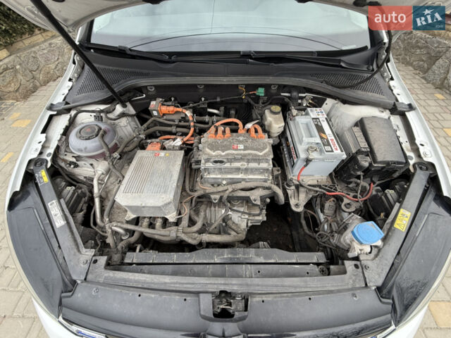 Білий Фольксваген e-Golf, об'ємом двигуна 0 л та пробігом 37 тис. км за 12900 $, фото 3 на Automoto.ua