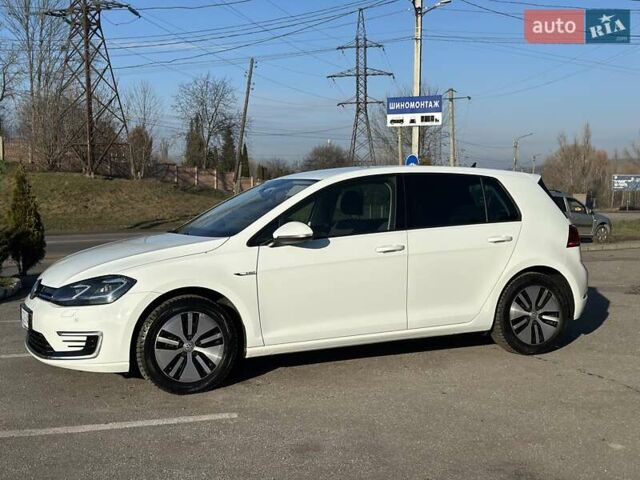Білий Фольксваген e-Golf, об'ємом двигуна 0 л та пробігом 126 тис. км за 11900 $, фото 18 на Automoto.ua