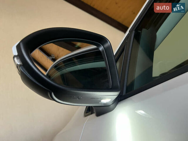 Белый Фольксваген e-Golf, объемом двигателя 0 л и пробегом 137 тыс. км за 12999 $, фото 92 на Automoto.ua