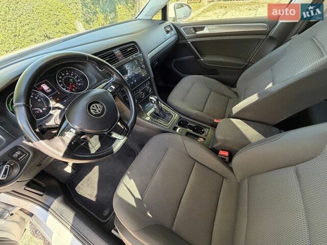 Білий Фольксваген e-Golf, об'ємом двигуна 0 л та пробігом 77 тис. км за 12999 $, фото 21 на Automoto.ua