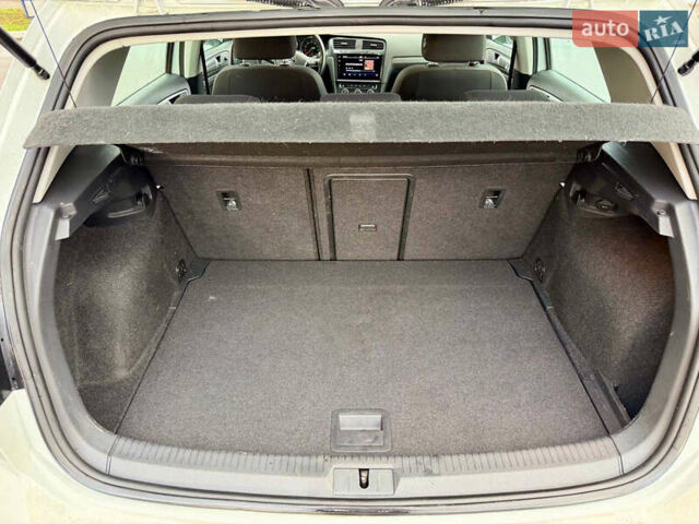 Белый Фольксваген e-Golf, объемом двигателя 0 л и пробегом 90 тыс. км за 12200 $, фото 9 на Automoto.ua