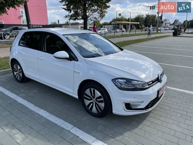Белый Фольксваген e-Golf, объемом двигателя 0 л и пробегом 118 тыс. км за 14200 $, фото 6 на Automoto.ua