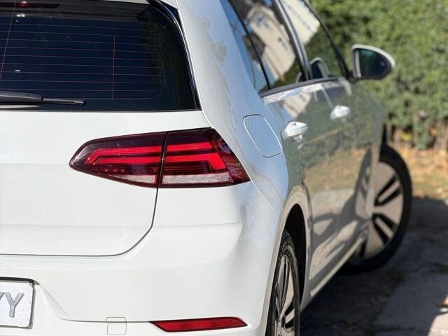 Білий Фольксваген e-Golf, об'ємом двигуна 0 л та пробігом 77 тис. км за 12999 $, фото 19 на Automoto.ua