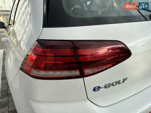 Белый Фольксваген e-Golf, объемом двигателя 0 л и пробегом 84 тыс. км за 14200 $, фото 15 на Automoto.ua