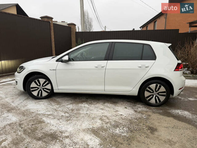 Белый Фольксваген e-Golf, объемом двигателя 0 л и пробегом 110 тыс. км за 13600 $, фото 13 на Automoto.ua