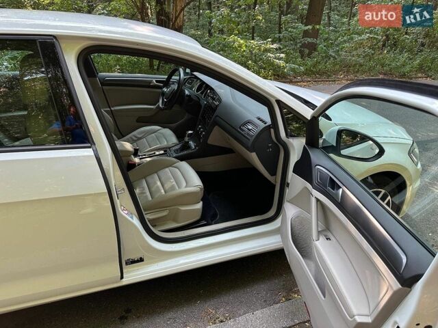 Білий Фольксваген e-Golf, об'ємом двигуна 0 л та пробігом 116 тис. км за 14200 $, фото 17 на Automoto.ua