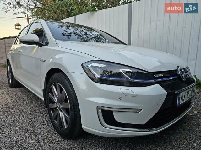 Білий Фольксваген e-Golf, об'ємом двигуна 0 л та пробігом 112 тис. км за 15950 $, фото 2 на Automoto.ua