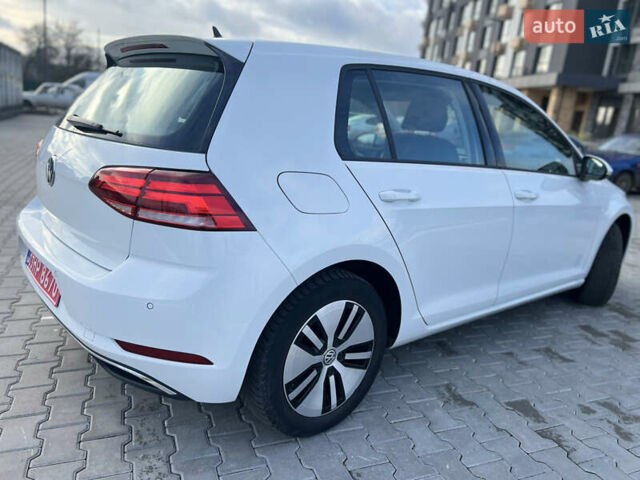 Белый Фольксваген e-Golf, объемом двигателя 0 л и пробегом 56 тыс. км за 13200 $, фото 20 на Automoto.ua