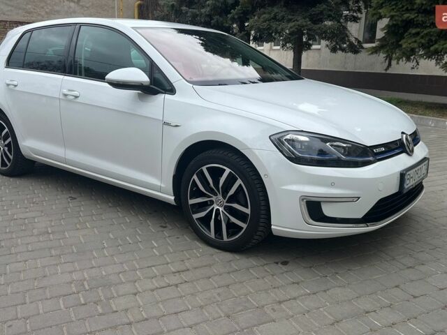 Белый Фольксваген e-Golf, объемом двигателя 0 л и пробегом 182 тыс. км за 13000 $, фото 1 на Automoto.ua