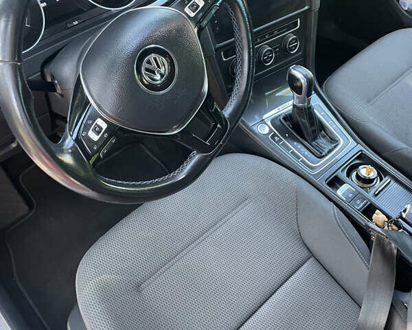 Білий Фольксваген e-Golf, об'ємом двигуна 0 л та пробігом 97 тис. км за 16500 $, фото 14 на Automoto.ua